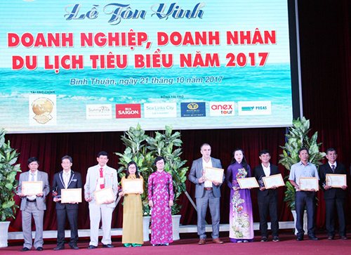 Bình Thuận tôn vinh doanh nghiệp, doanh nhân du lịch tiêu biểu năm 2017